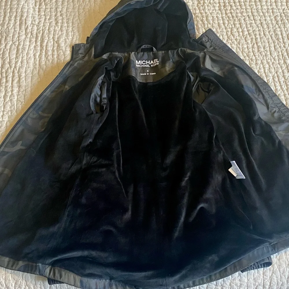 🌟MK🌟Michael Kors waterproof Camo Utility Jacket. - Picture 5 of 6